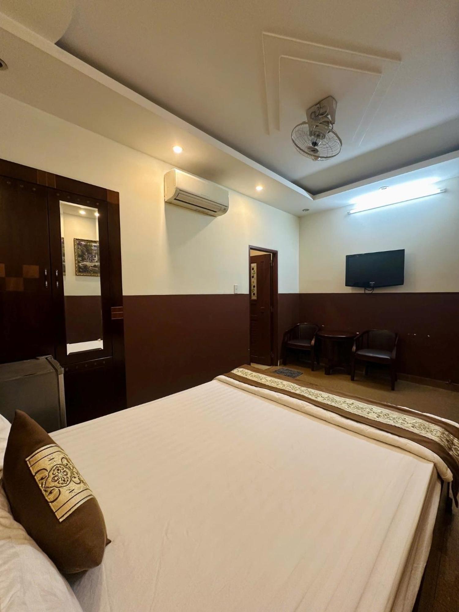Hotel Hung Phat Tan Phu Ho Chi Minh City