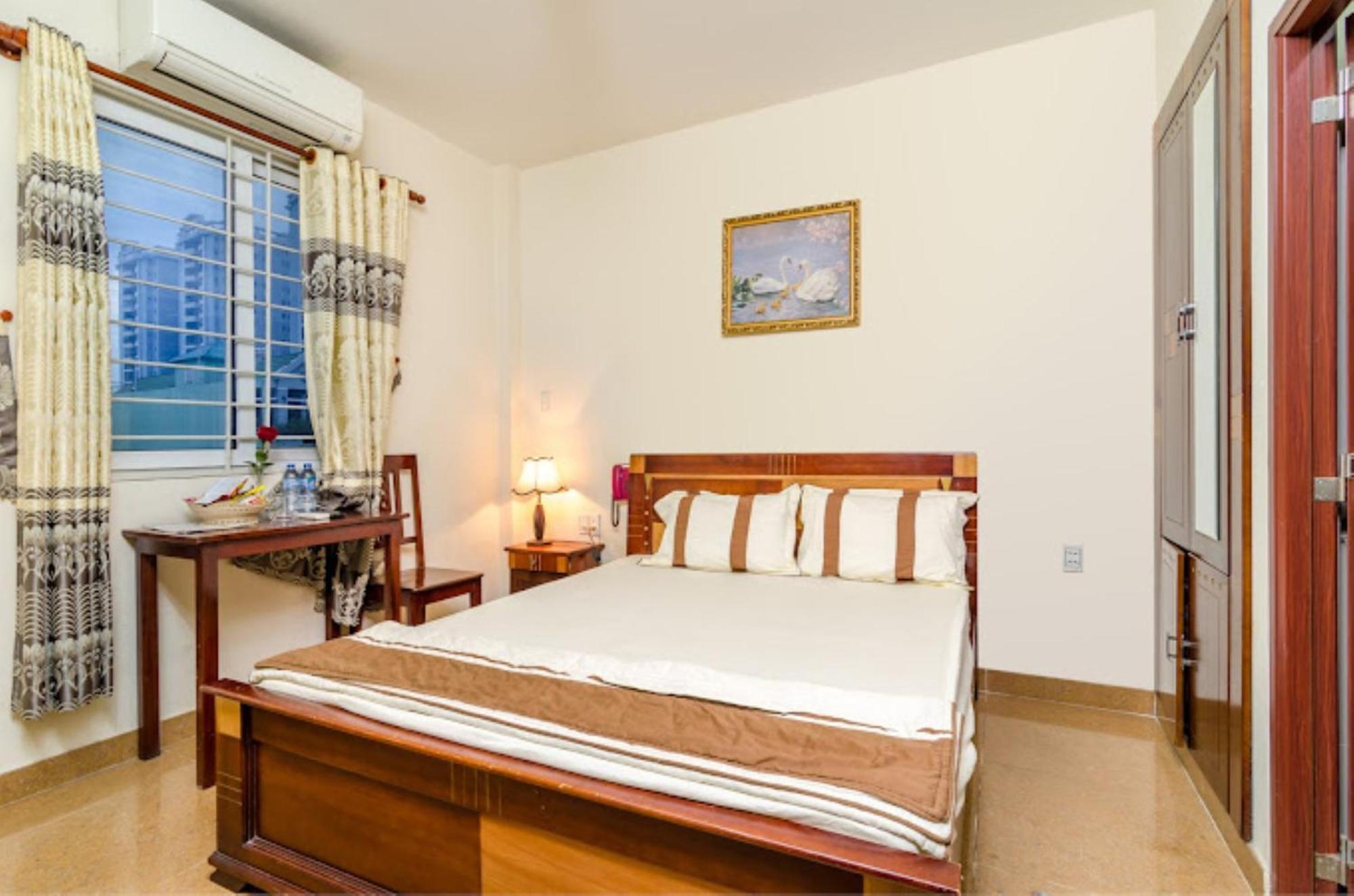 Hung Phat Tan Phu Hotel *